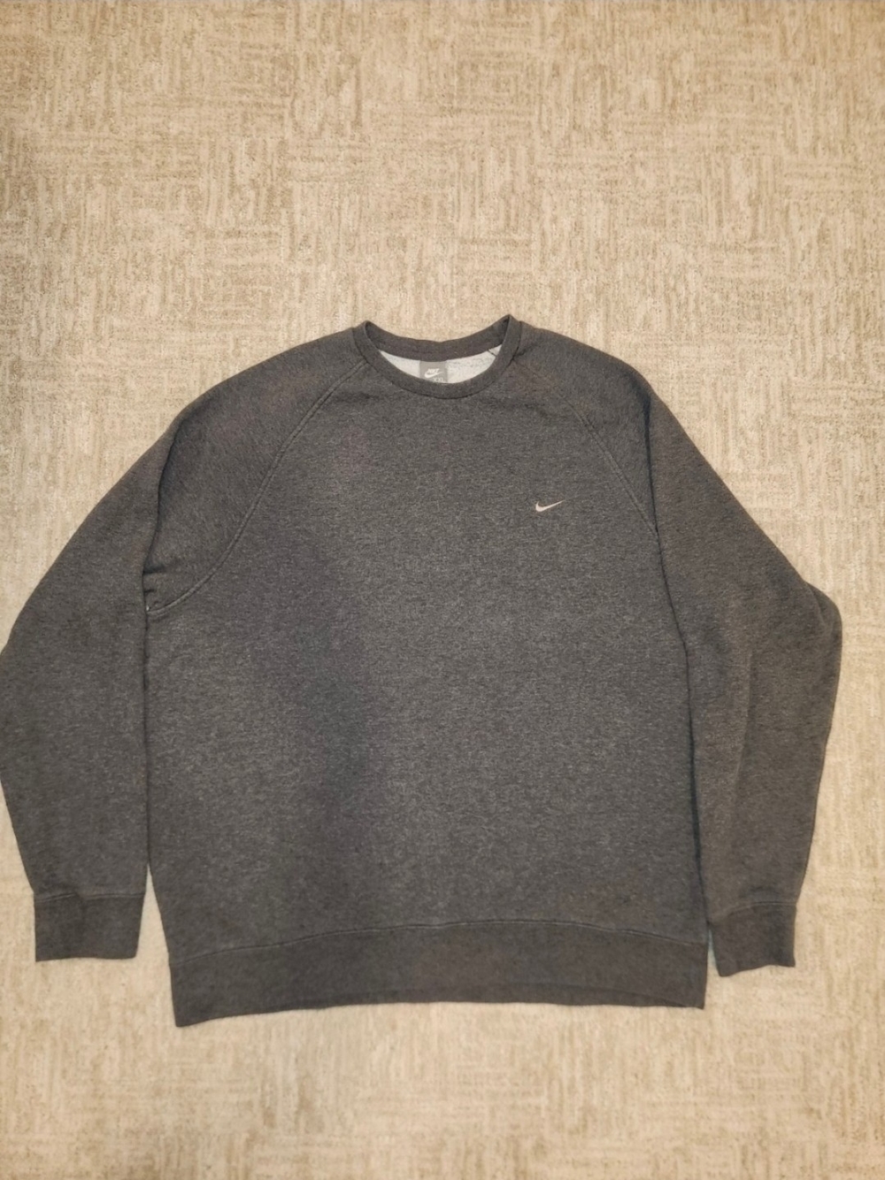 Nike Men's Charcoal Gray Crewneck Sweatshirt